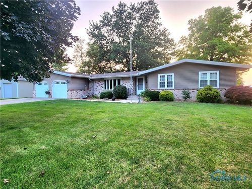 19 County Road X, Archbold, OH, 43502-9531 | Card Image