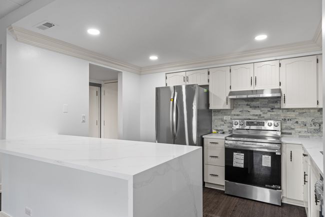 APT-304 - 917 Vose Dr, Condo with 2 bedrooms, 2 bathrooms and 1 parking in Gurnee IL | Image 4