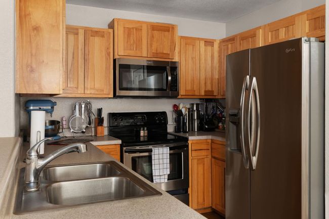 Functional and ease of maneuvering with stainless steel appliances | Image 10