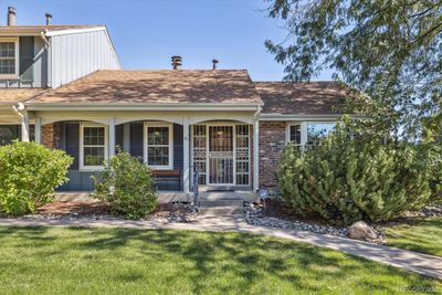 Welcome home to your end unit townhome! | Image 1