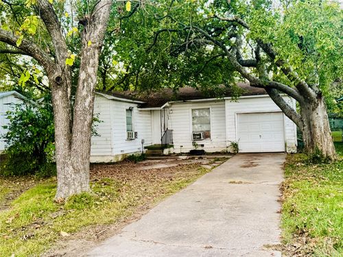 1409 Lynn St, Bonham, TX, 75418-3260 | Card Image
