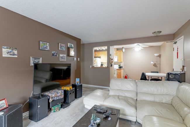 1310 - 13045 6 St Sw, Condo with 2 bedrooms, 1 bathrooms and 1 parking in Calgary AB | Image 5