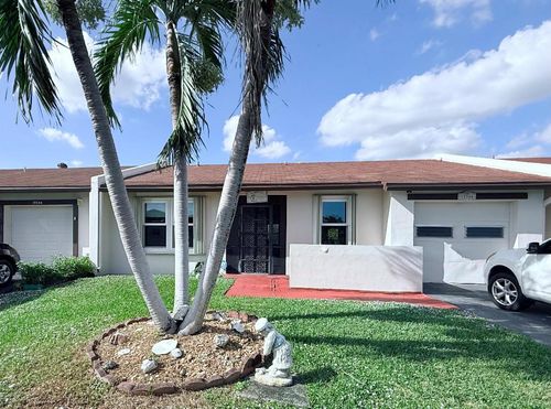 15548 Bottlebrush Cir, Delray Beach, FL, 33484-5511 | Card Image