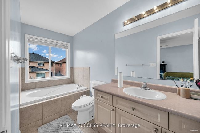 28 Herdwick St, House attached with 4 bedrooms, 4 bathrooms and 4 parking in Brampton ON | Image 26