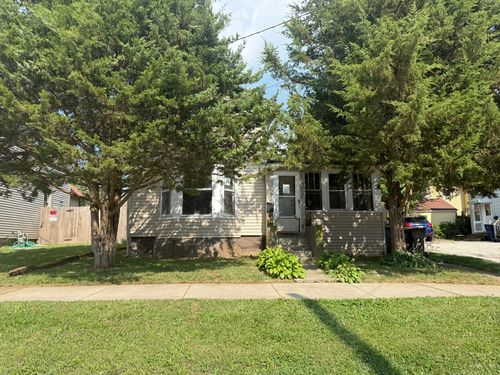 209 Sherman Pl, Waukegan, IL, 60085-4233 | Card Image