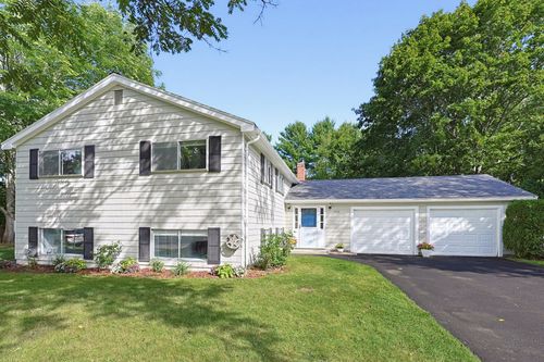 426 Chamberlain St, Holliston, MA, 01746-1577 | Card Image