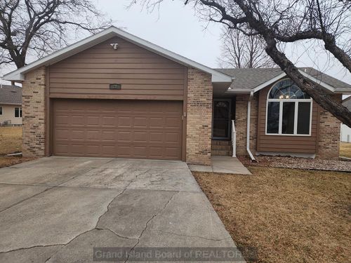 29 Via Trivoli, Grand Island, NE, 68803-1837 | Card Image