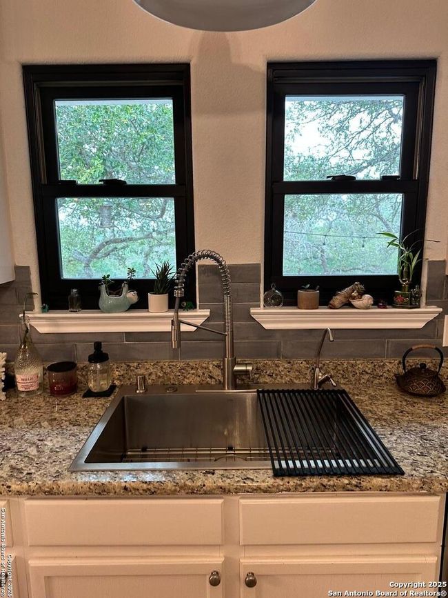 4092 Spring Branch Rd, House other with 4 bedrooms, 2 bathrooms and null parking in Spring Branch TX | Image 11