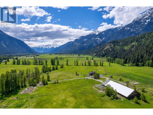 9115 Pemberton Meadows Rd, Pemberton, BC, V0N2L2 | Card Image