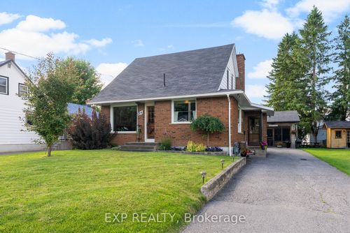84 Graham Ave, Renfrew, ON, K7V2L9 | Card Image