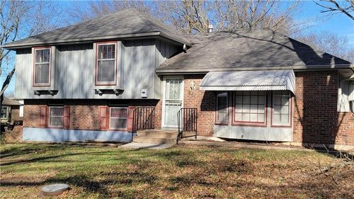 10319 Skiles Ave, Kansas City, MO, 64134-2030 | Card Image