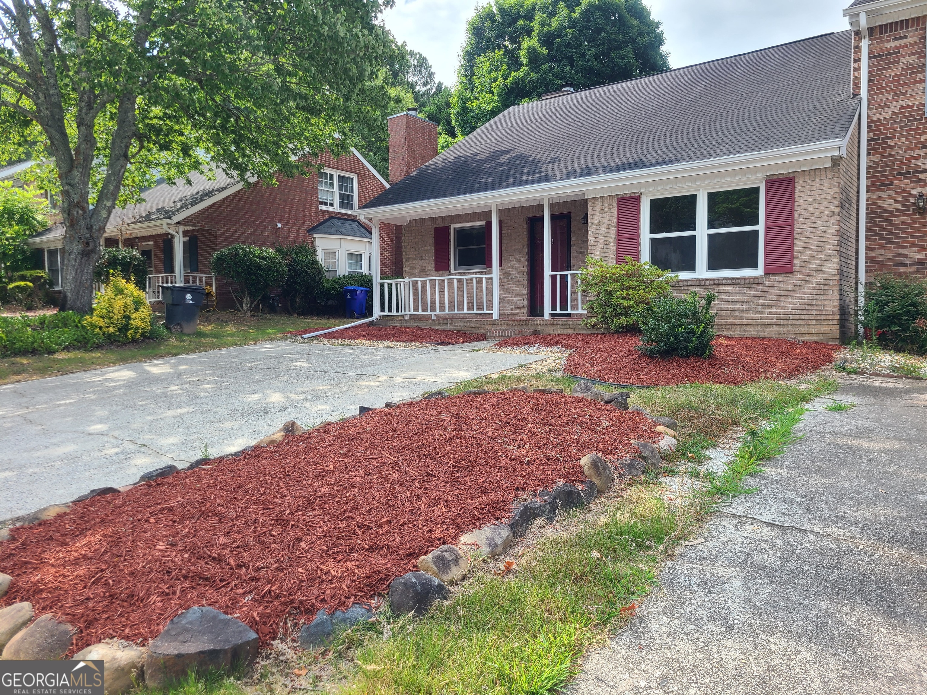 Williamsburg Way, Fayetteville, GA 30214