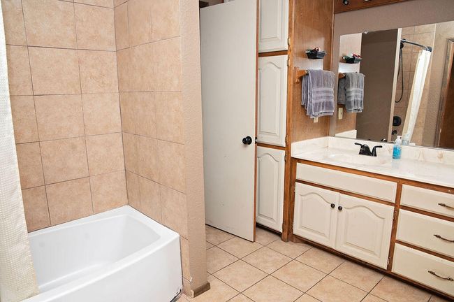 1560 State Highway 214, House other with 3 bedrooms, 3 bathrooms and null parking in Plains TX | Image 28