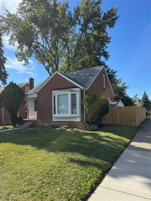 6267 Piedmont St, Detroit, MI, 48228-3950 | Card Image