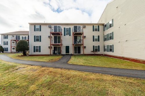 1703 White Cedar Blvd, Portsmouth, NH, 03801-6551 | Card Image