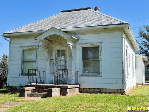 2023 K St, Auburn, NE, 68305-2624 | Card Image