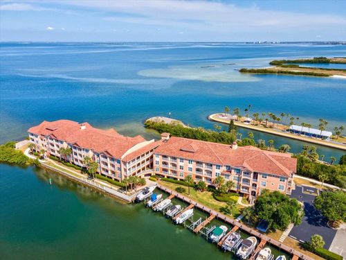 9-215-5000 Culbreath Key Way, TAMPA, FL, 33611-3061 | Card Image
