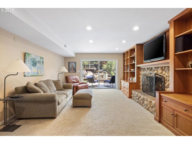17810 Sarah Hill Ln, House other with 4 bedrooms, 3 bathrooms and 2 parking in Lake Oswego OR | Image 30