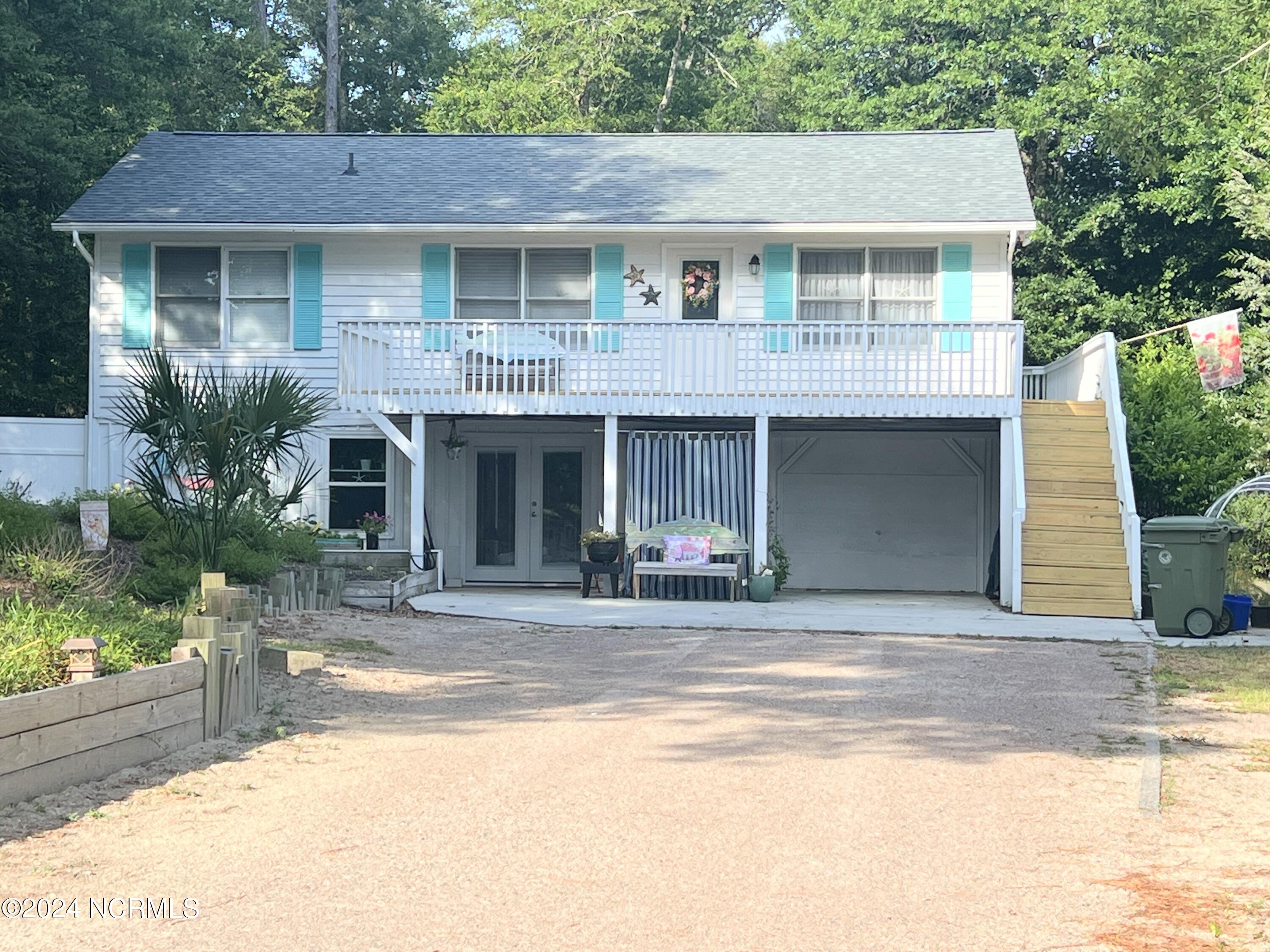 Lee Ave, Emerald Isle, NC 28594