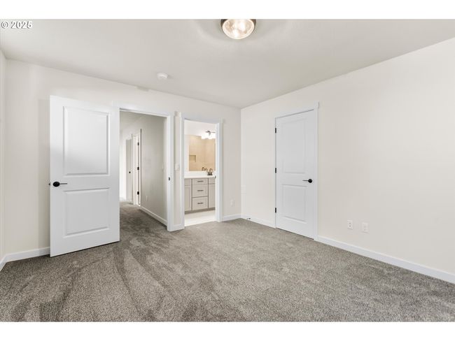 6307 Se Chloe Rose Way, House attached with 3 bedrooms, 3 bathrooms and 1 parking in Milwaukie OR | Image 24