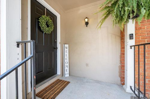 41d-7352 N Jefferson Place Cir, Baton Rouge, LA, 70809-8634 | Card Image