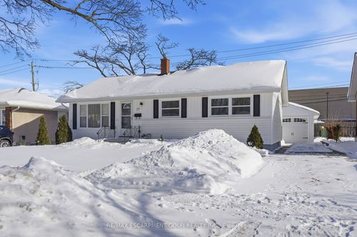 77 Jacobson Ave, St. Catharines, ON, L2T3A2 | Card Image