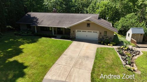 8300 Arapaho Trl, Alto, MI, 49302-9670 | Card Image