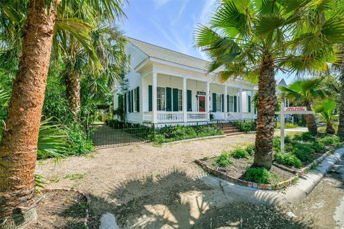 1309 Broadway St, Galveston, TX, 77550-6126 | Card Image