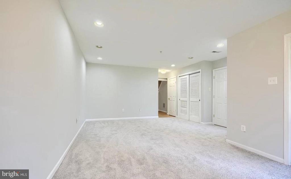 Residential Lease in MIDDLE RIVER