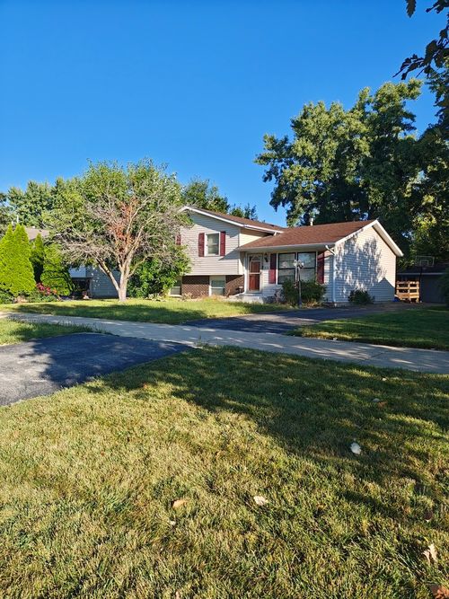836 Lily Cache Ln, Bolingbrook, IL, 60440-3261 | Card Image