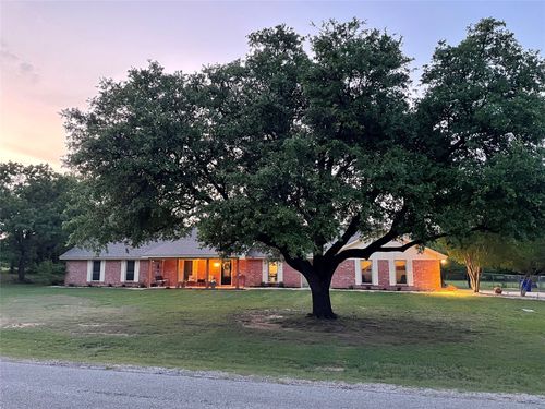 942 Diana Ln, Stephenville, TX, 76401-9501 | Card Image