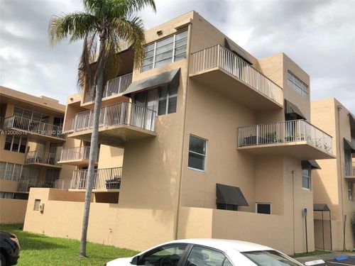 c111-10700 Sw 108 Av, Miami, FL, 33176 | Card Image
