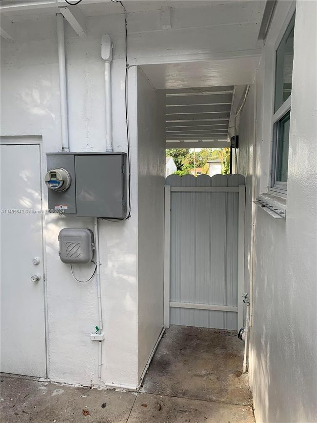 322 Ne 110th Ter, House other with 3 bedrooms, 2 bathrooms and null parking in Miami FL | Image 17