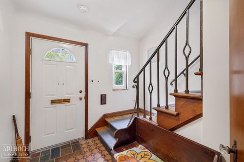 710 Neff Rd, Grosse Pointe, MI, 48230-1277 | Card Image