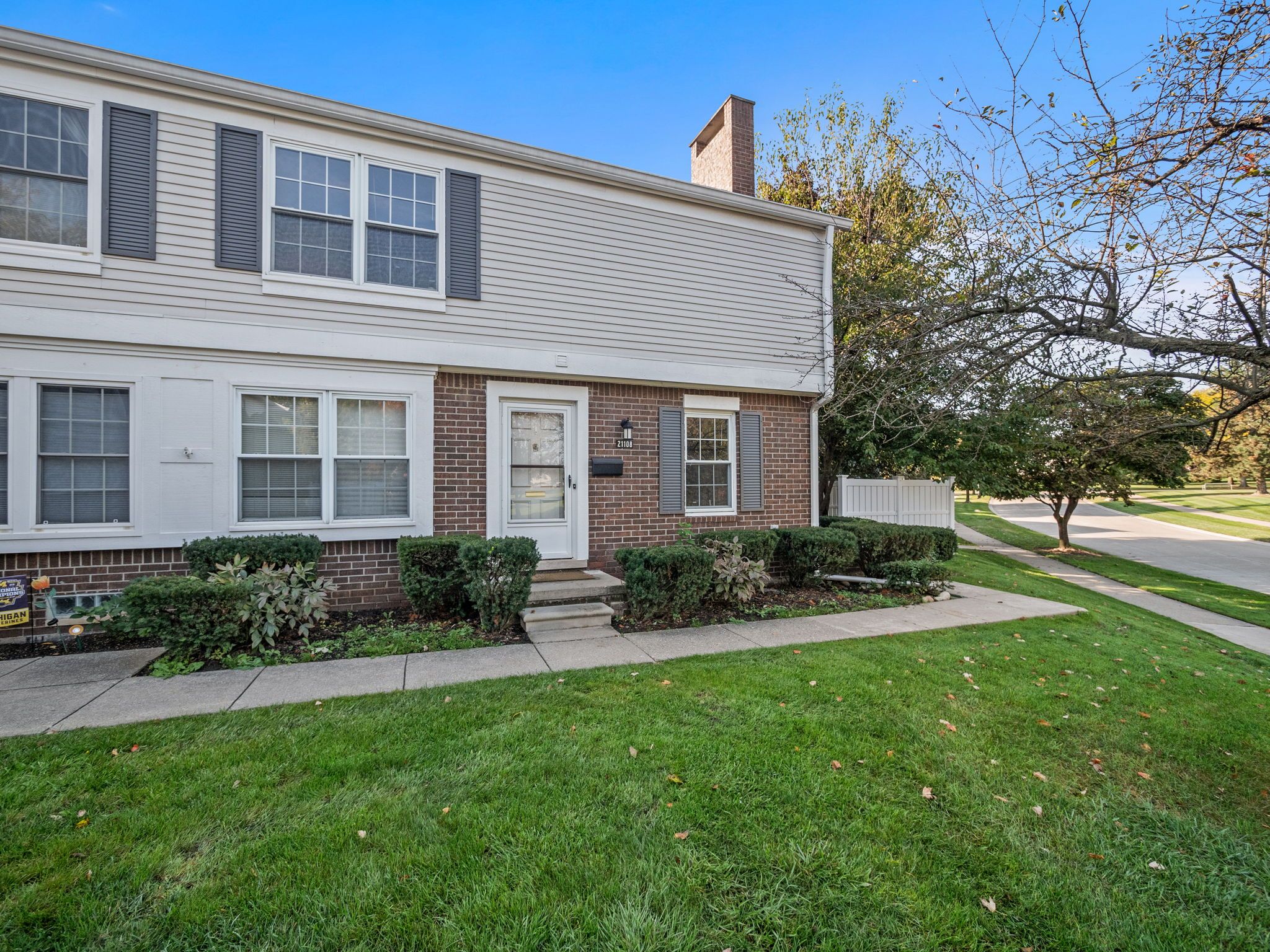 Glen Haven Cir, Northville, MI 48167