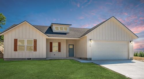 225 W Linden Ave, Moses Lake, WA, 98837-2534 | Card Image