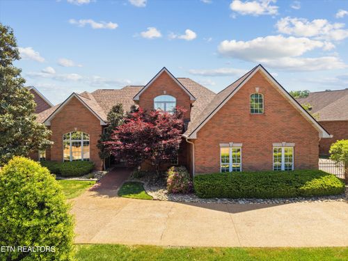 206 Savannah Park Dr, Maryville, TN, 37803-8873 | Card Image