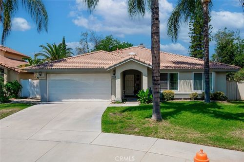 7816 Boxwood Ct, Highland, CA, 92346-5755 | Card Image