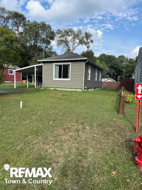 11934 Benson Rd, Mount Morris, MI, 48458-1404 | Card Image