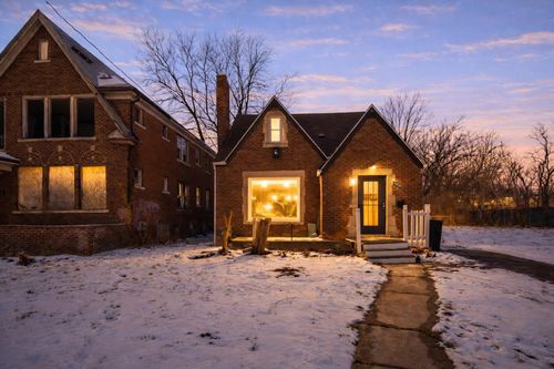 13405 Corbett St, Detroit, MI, 48213-2074 | Card Image