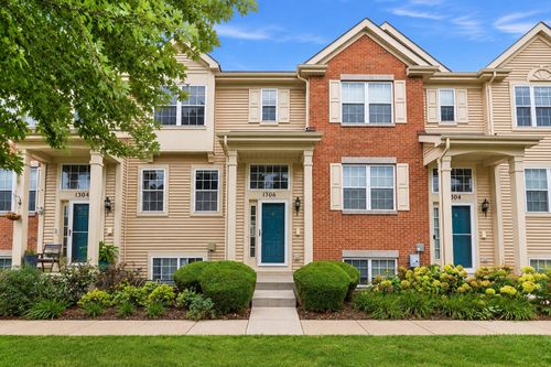 1306 Shamrock Ln, Pingree Grove, IL, 60140-9119 | Card Image