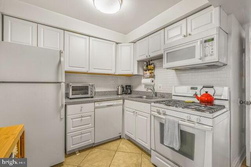 1633 D St Se, WASHINGTON, DC, 20003-2448 | Card Image