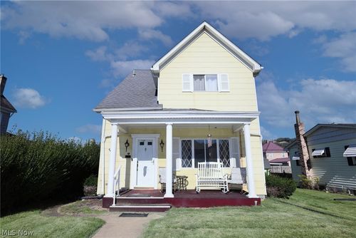 525 Virginia Avenue, Chester, WV, 26034 | Card Image