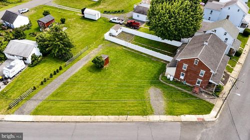 125 E Chestnut St, BECHTELSVILLE, PA, 19505-9776 | Card Image