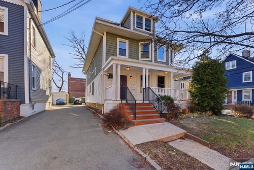 16 Munn St, Montclair, NJ, 07042-3404 | Card Image