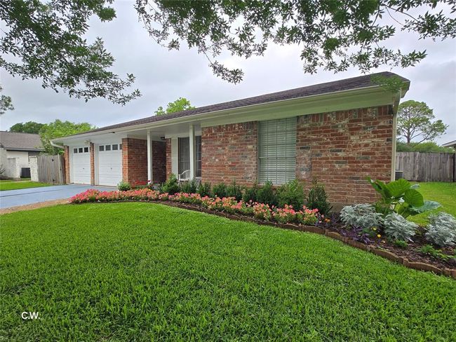 11834 Mulholland Dr, House other with 4 bedrooms, 2 bathrooms and 2 parking in Meadows Place TX | Image 5