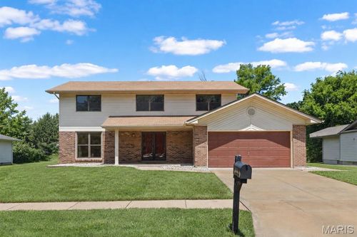 12787 Parkway Estates Dr, Saint Louis, MO, 63146-3769 | Card Image