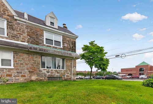 800 Unruh Ave, PHILADELPHIA, PA, 19111-4830 | Card Image