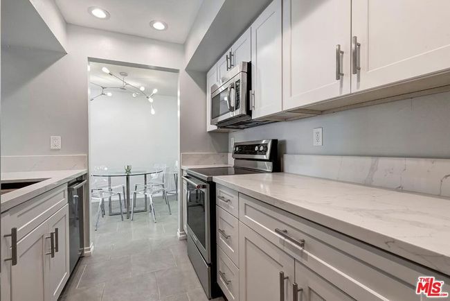 APT-418 - 906 N Doheny Dr, Condo with 1 bedrooms, 1 bathrooms and 1 parking in West Hollywood CA | Image 17