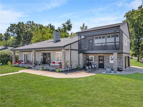 32363 Lake Rd, Avon Lake, OH, 44012-1811 | Card Image